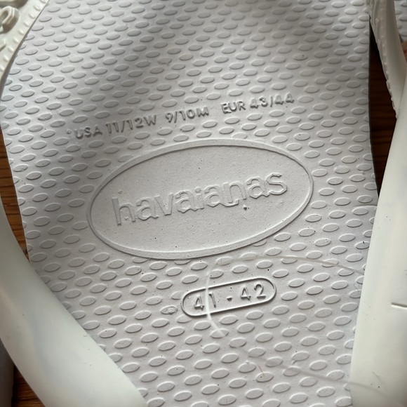 Havaianas flip flops, white, US 9/10M 11/12W, EUR 43/44, Brazil 41-42 - open box - Picture 3 of 5